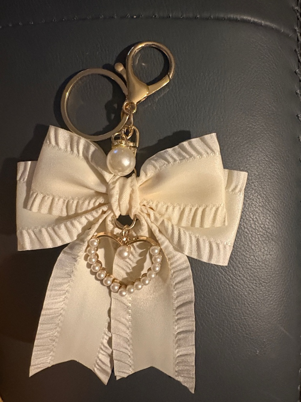 Cream Bow Key & Card Holder Charm with Pearl Heart Accent. NWOT